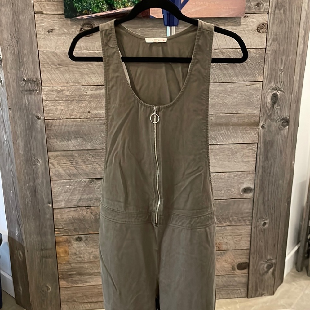 Le lis size M overall